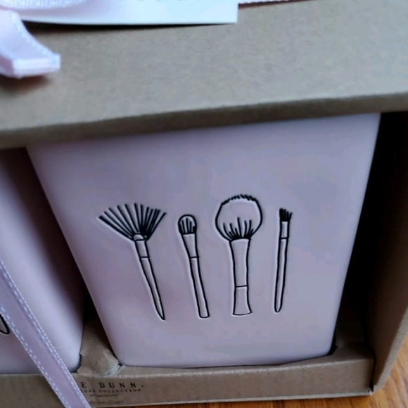 Retired Rae Dunn Blush Pink "WAKE UP MAKE UP" Brush Holder Set. Collectible &HTF - Picture 8 of 8